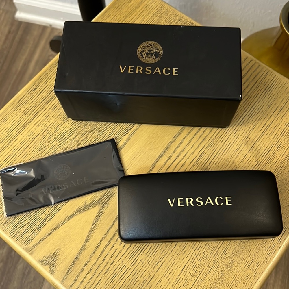 Versace sunglasses holder, cloth and box!